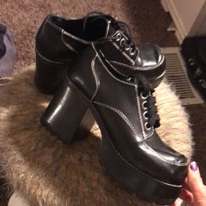 Delias platform oxfords